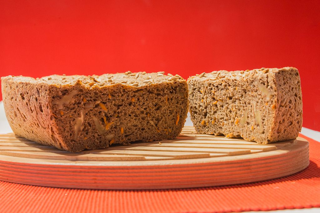 Karotten-Walnussbrot