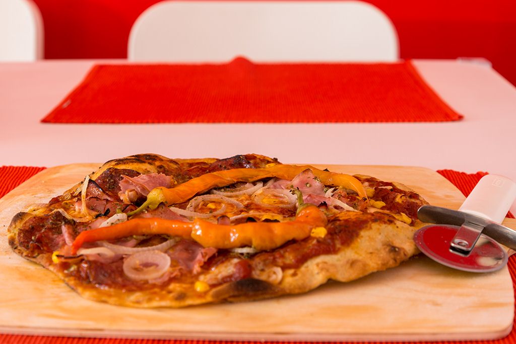 Salami-Schinken Pizza