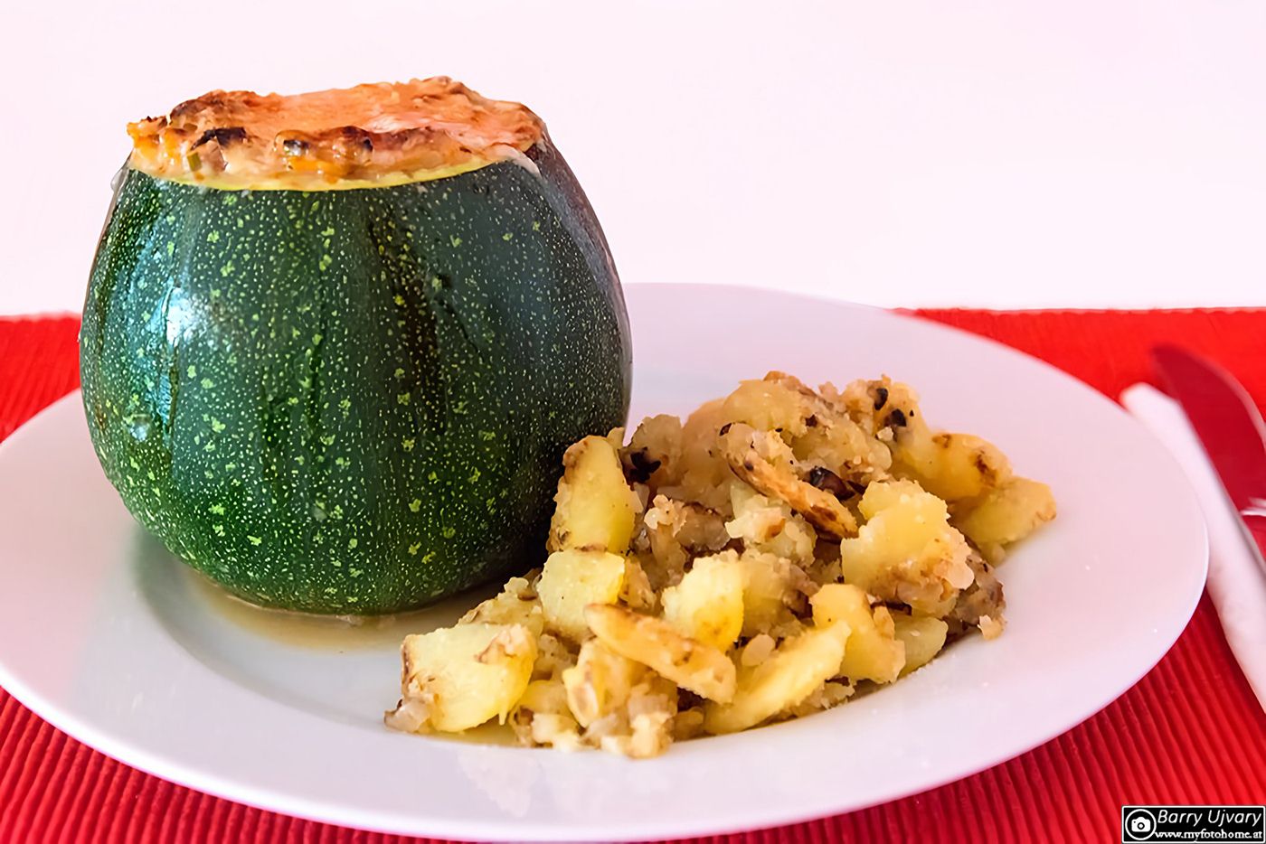 Gefüllte Zucchini mit Cottage Cheese