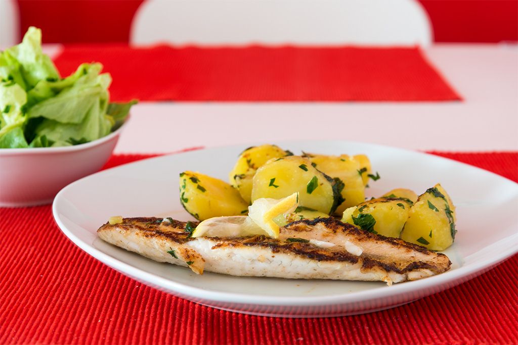 Zander gebraten mit Petersilerdäpfel