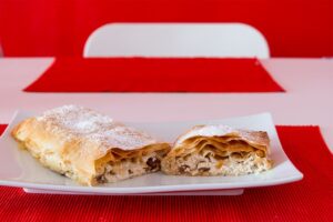 Read more about the article Topfenstrudel