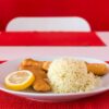 Gebackener Kabeljau mit Zwiebelreis