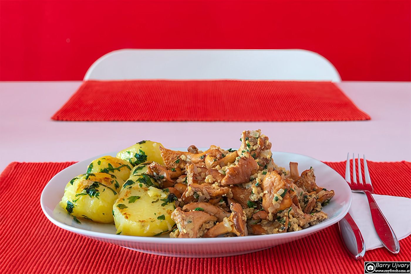 Geröstete Eierschwammerl mit Petersilienerdäpfel